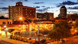 Hoteles cerca a San Joaquin Valley Town Hall Lecture with Cokie Roberts