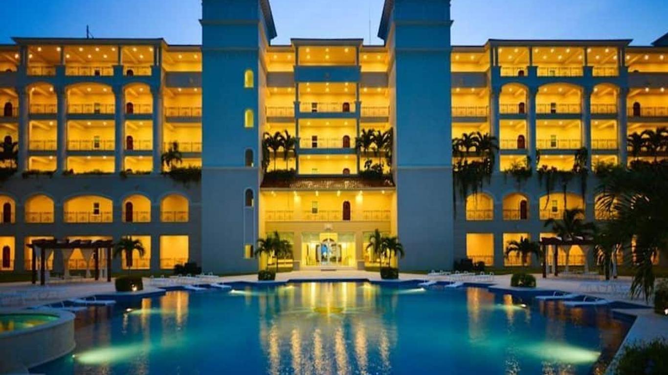 The Landmark Resort of Cozumel