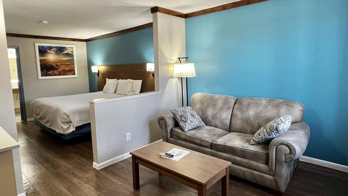 Days Inn by Wyndham Suites Fredericksburg