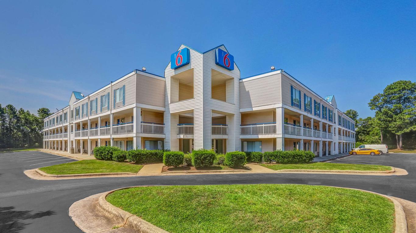 Motel 6 Raleigh North