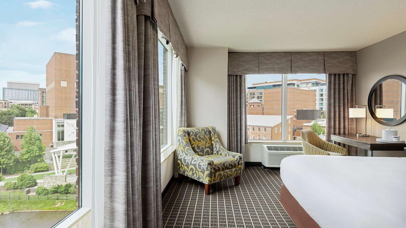 Hampton Inn & Suites Greenville-Downtown-RiverPlace