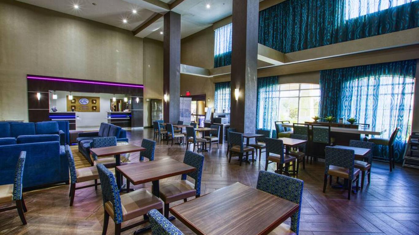 Comfort Suites Waco North - Near University Area